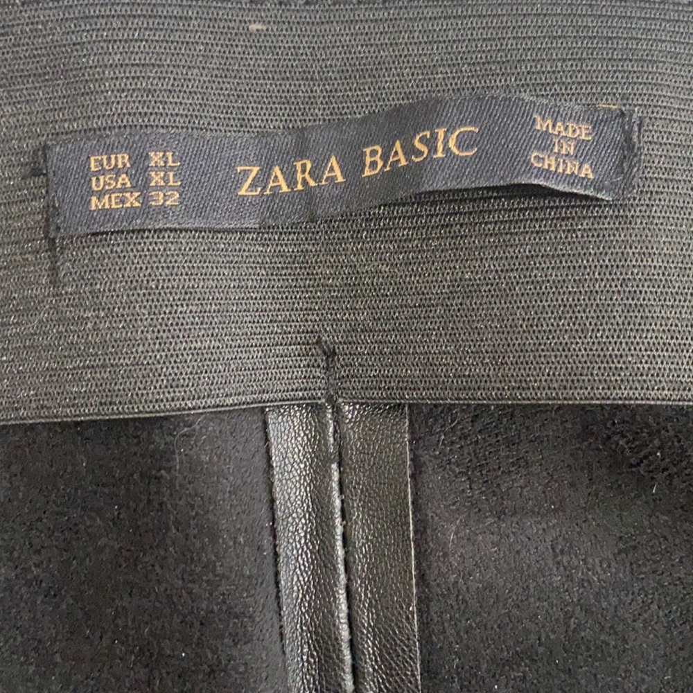 ZARA faux leather skinny pants with ankle zip - Picture 4 of 4